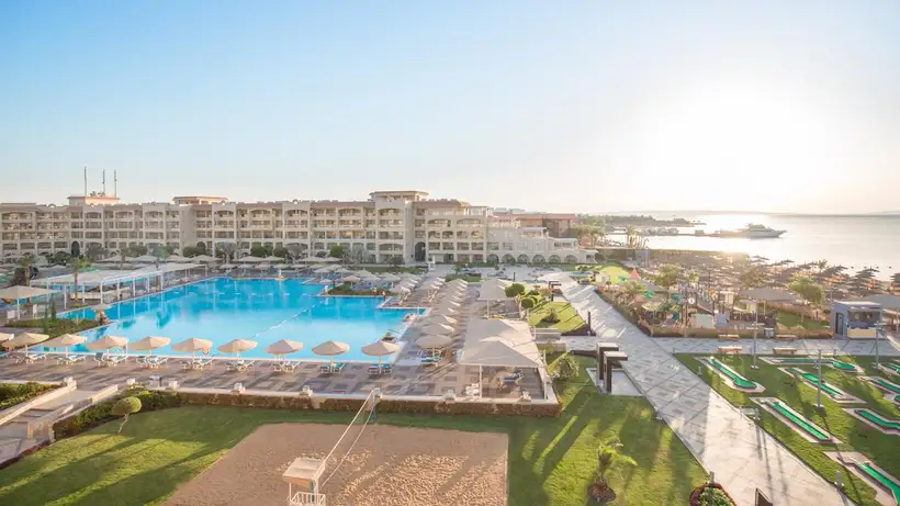 Pickalbatros dana beach in Hurghada met uitzicht op de oceaan en zwembaden die ze hebben
