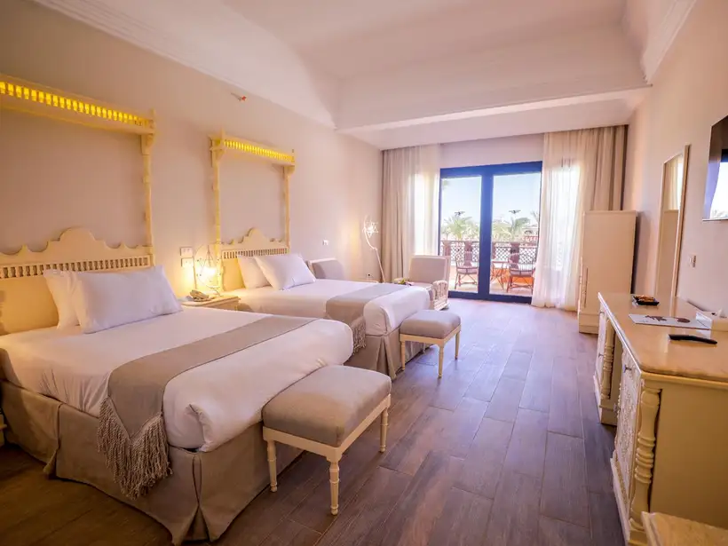 calimara blend paradise een van de slaapkamers met uitzicht op de oceaan