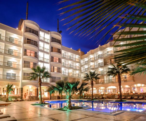 Royal Star Beach Resort Hurghada in de avond